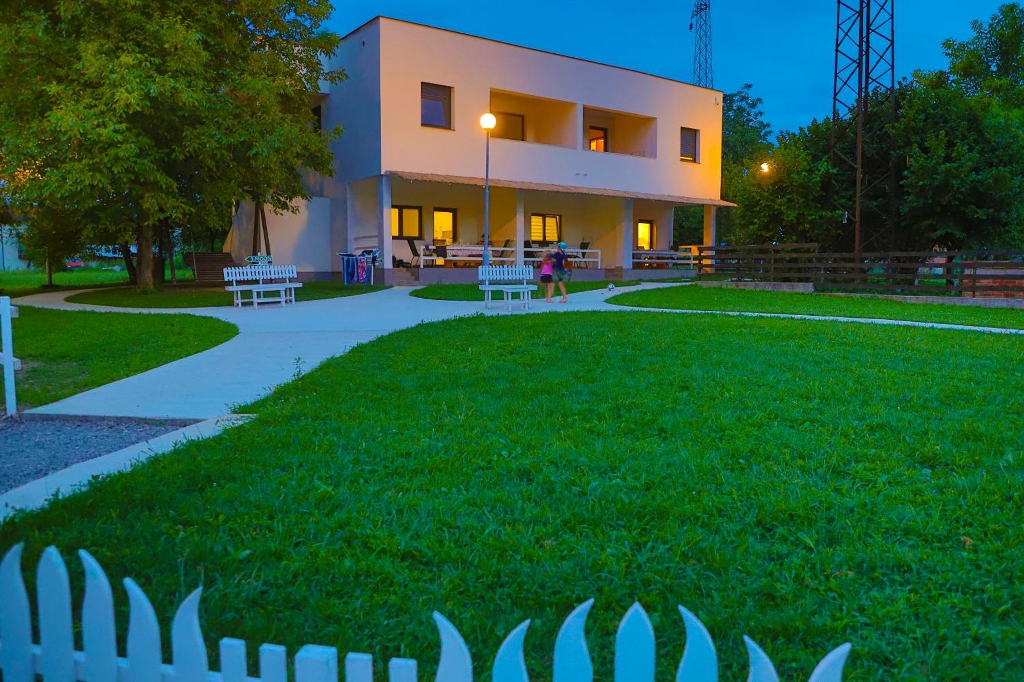 Holiday Homes Pozitiva Bihać Εξωτερικό φωτογραφία