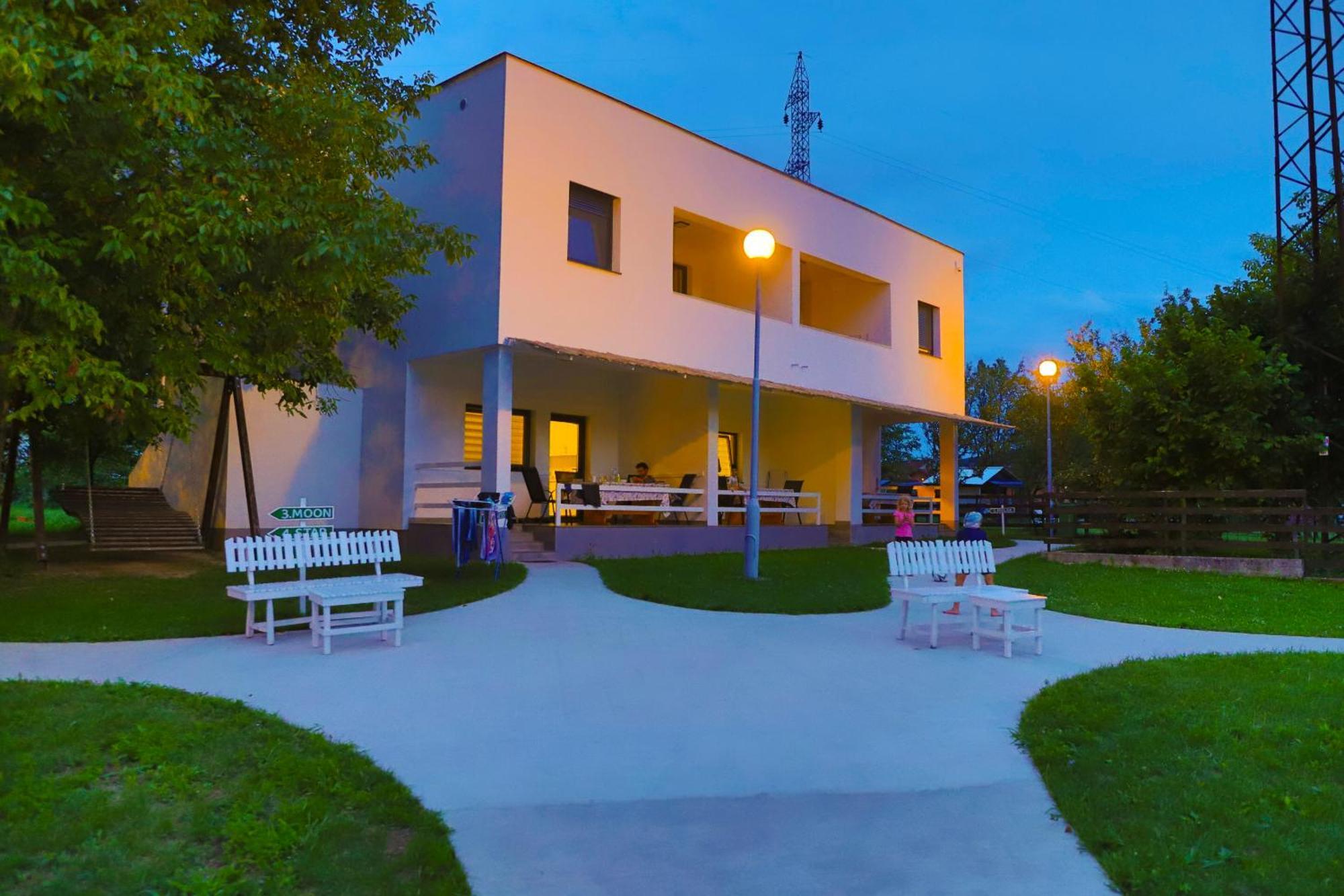 Holiday Homes Pozitiva Bihać Εξωτερικό φωτογραφία