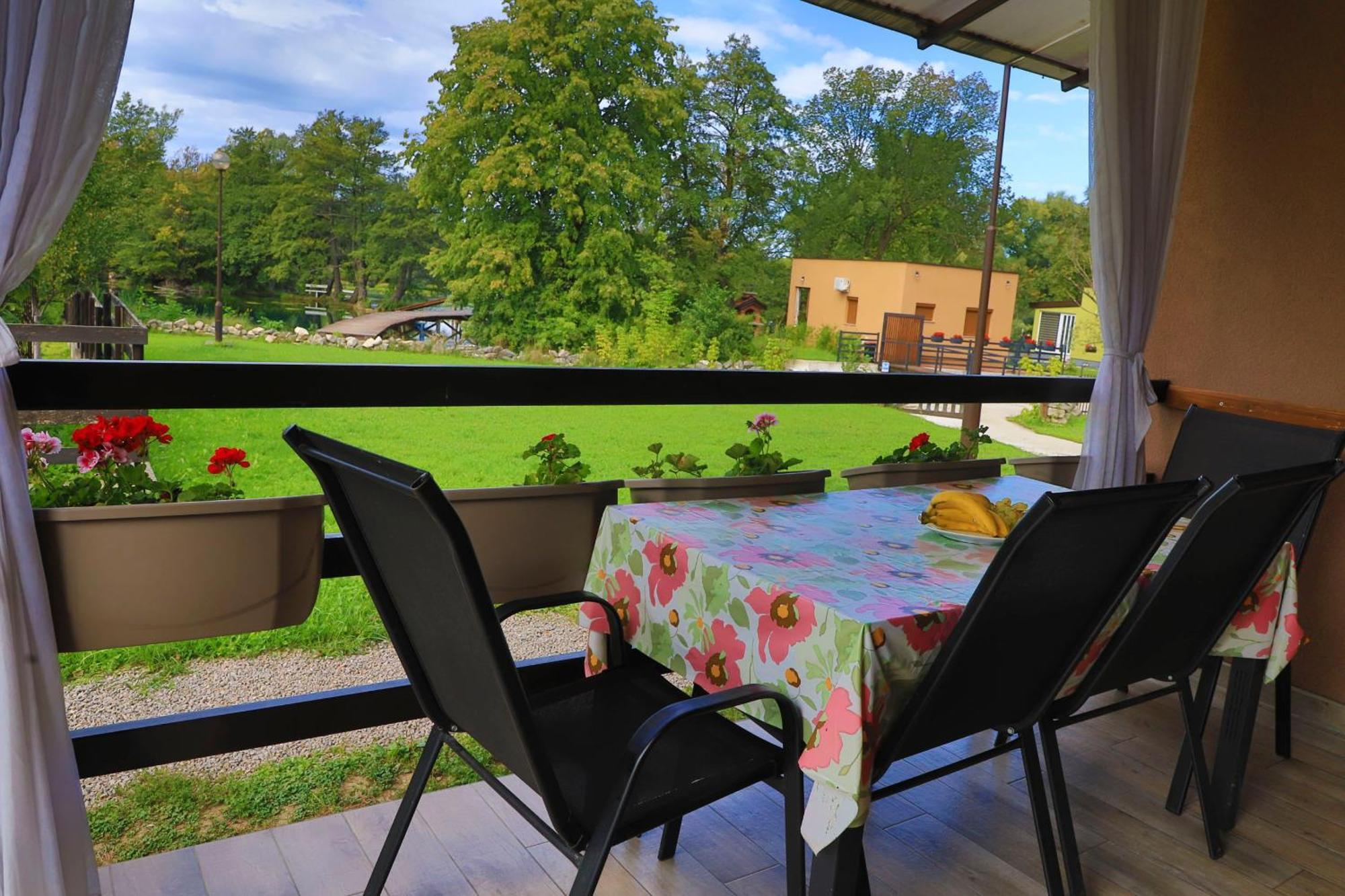 Holiday Homes Pozitiva Bihać Εξωτερικό φωτογραφία