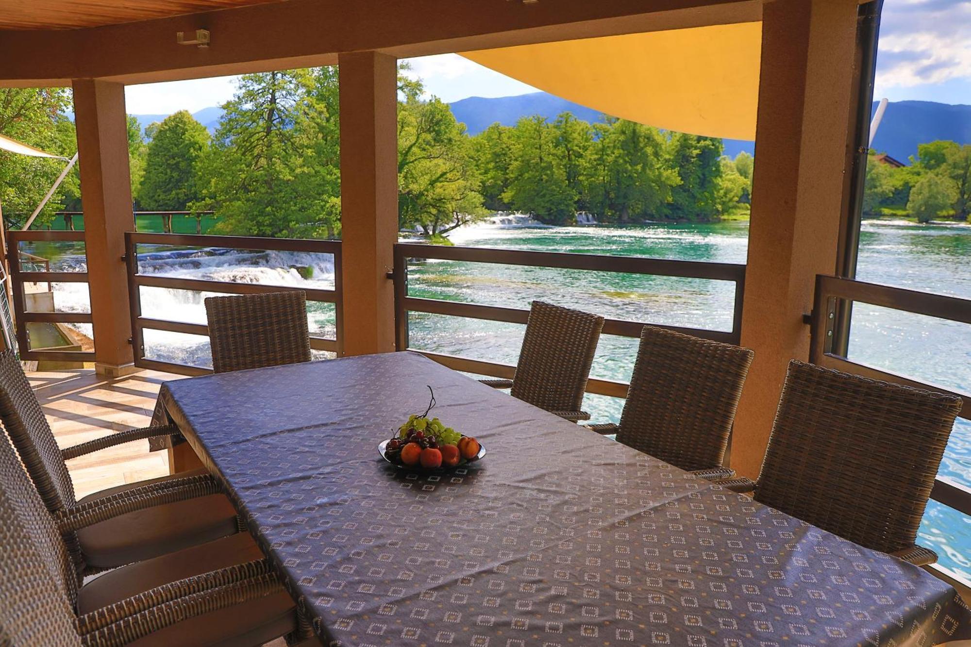 Holiday Homes Pozitiva Bihać Δωμάτιο φωτογραφία