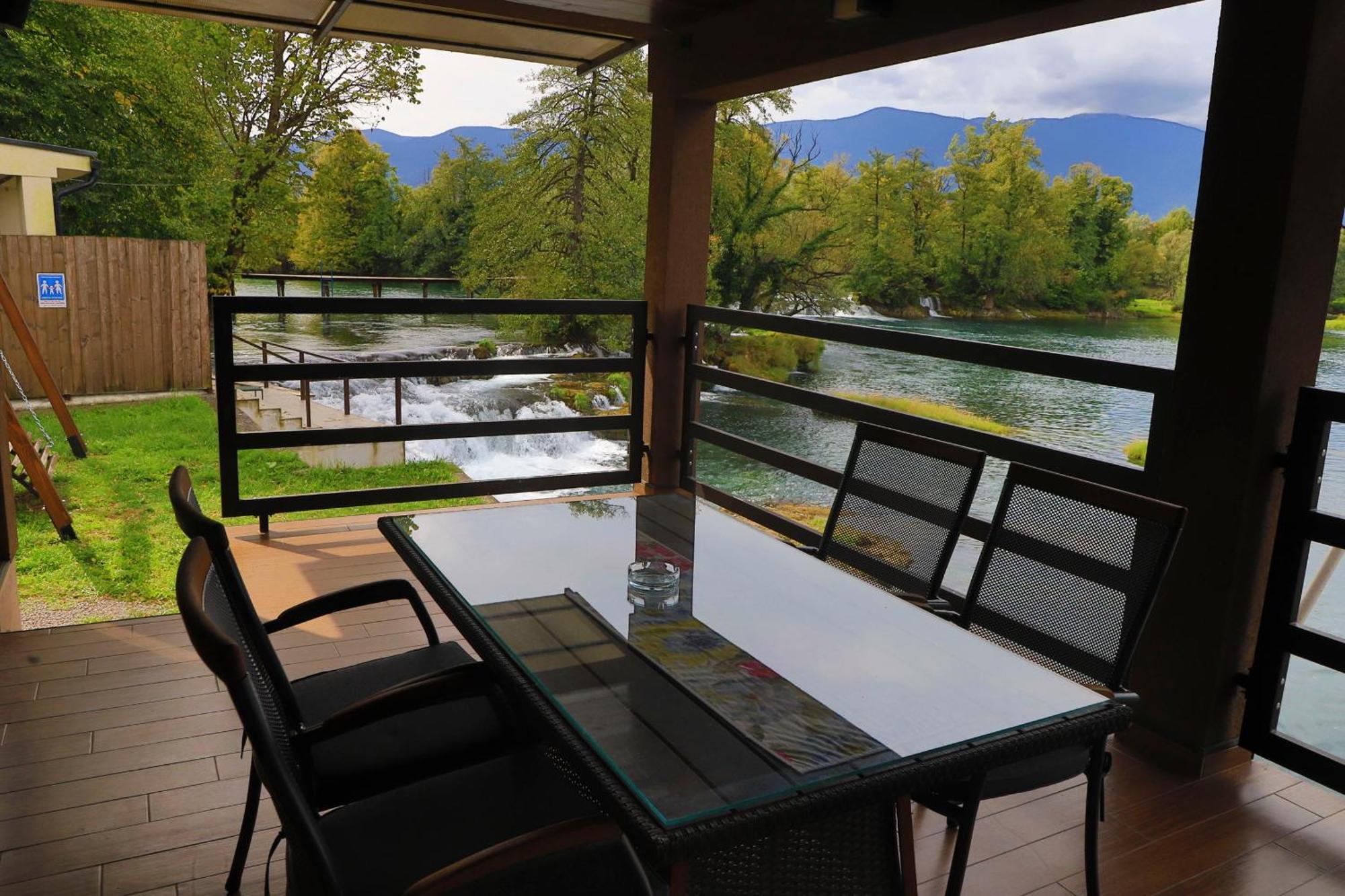 Holiday Homes Pozitiva Bihać Δωμάτιο φωτογραφία